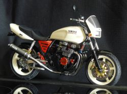 Yamaha 400 XJR