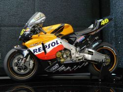 Repsol Honda RC211