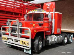 Mack R600 Cattle-Train