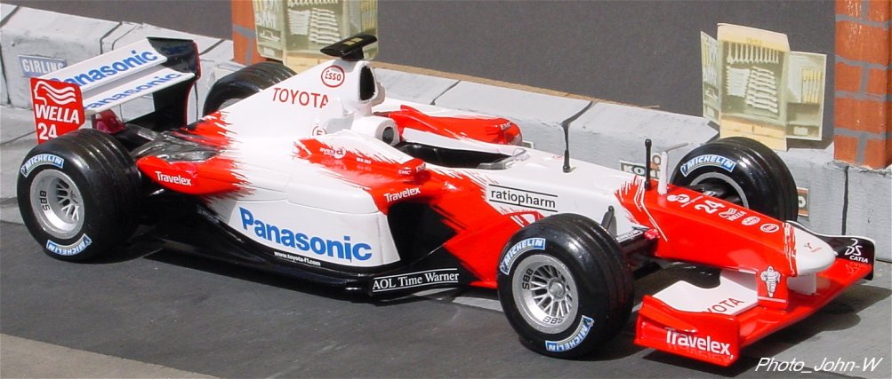 Toyota TF102 Revell 1/24