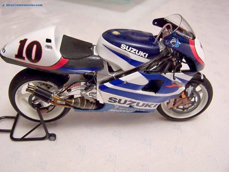 Suzuki RGV 500 1/12 scale