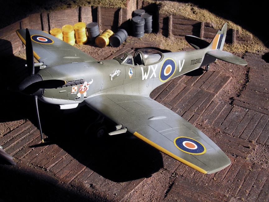 Italeri Spitfire Mk XVIe 1/48th