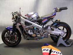 Honda RC211V 2002 “VALENTINO ROSSI”